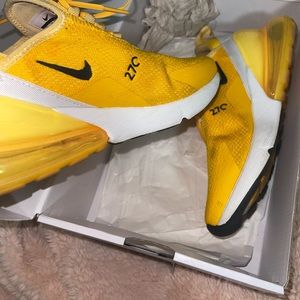 Nike air max 270 yellow sneakers !!